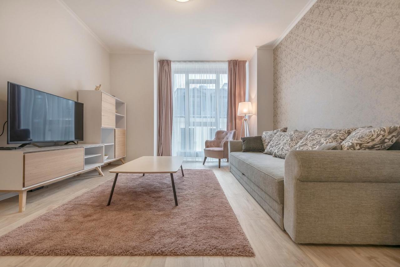Happy Inn Just Studio, Self Check-In-24X7,Parking-In-The-Underground-Garage VNO Buitenkant foto