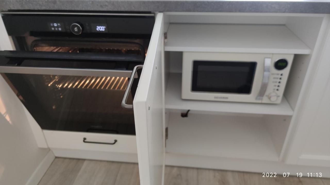 Happy Inn Just Studio, Self Check-In-24X7,Parking-In-The-Underground-Garage VNO Buitenkant foto